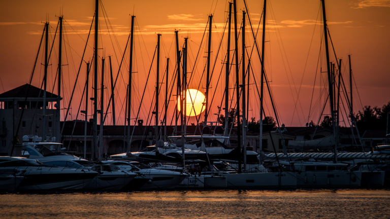 Żeglowanie i pożary w Chorwacji