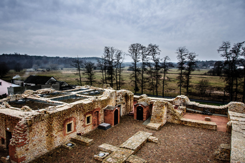 Ruiny zamku Kazimierza Wielkiego w Inowłodzu