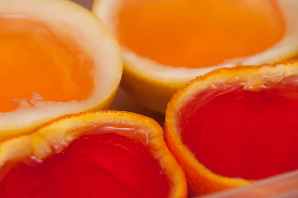 Galaretka w skórce owoca